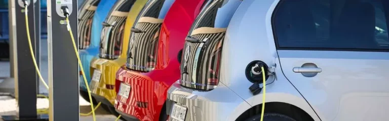 Carte grise et véhicules électriques : les incitations fiscales et les avantages​